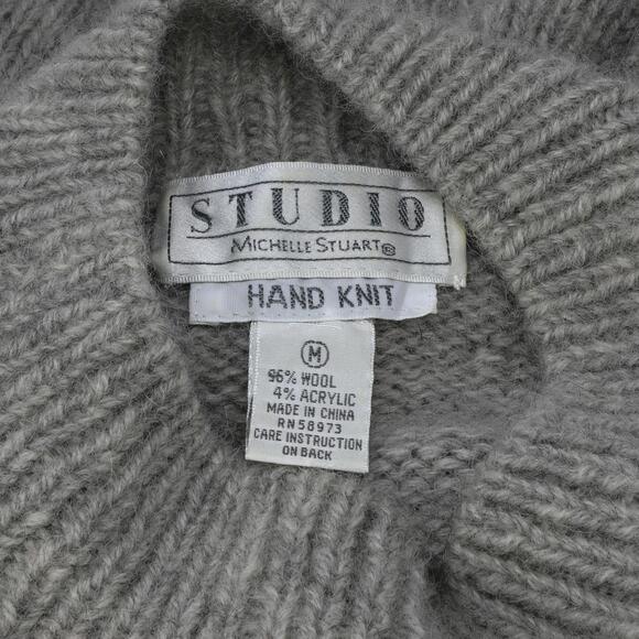 RARE Vintage Michelle Stuart Studio Hand Knit Wool Gray Cozy Sweater M - Picture 5 of 5